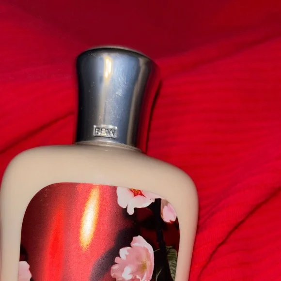 Bath & Body Works Japanese Cherry Blossom Lotion - Red & Cream - Picture 3 of 4